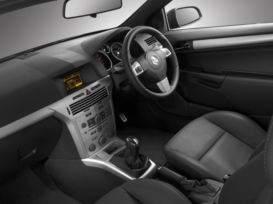  Holden Astra 2.0 SRi Turbo 2006 года  (фото 13 из 68)